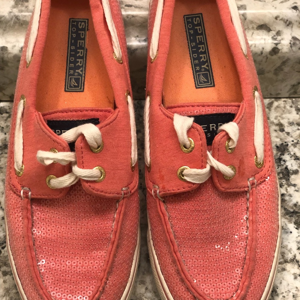Peach sperrys